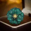 Broche de Camelia de Zirconia Microincrustada de Lujo de Alta Resistencia, Broche de Gama Alta, Exquisito y Moderno, Para Chaqueta Cárdigan, Ramillete Elegante