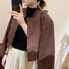 Jaqueta Baseball Petite Primavera e Outono 2025 Estilo Coreano Emagrecedora Design Elegante Jaqueta Curta Versátil Casaco para Mulheres