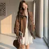 El popular y elegante top con solapa entallado de imitación de piel de este año es una chaqueta casual de ante para otoño con botones y cremallera para mujer.