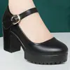 Zapatos de Madre de Cuero Suave Tacón Grueso Zapatos de una Sola Pieza Mujer 2026 Otoño Nuevo Estilo Desfile de Moda Qipao Plataforma Impermeable Suela Suave Antideslizante Zapatos de Cuero para Mujer