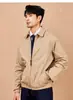 Otoño 2025 Estilo Old Money Chaqueta Corta Holgada Cleanfit Cuello Alto para Hombre Tendencia Casual Americana Chaqueta de Vuelo