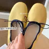 Zapatos de ballet de tacón bajo con lazo de colores para mujer, nuevo estilo primavera/verano, cómodos y versátiles zapatos planos de abuela, zapatos de un solo color de punta poco profunda