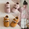 Sapatos de Couro para Meninas 2026 Novo Estilo Sapatos Estilosos de Pequena Princesa para Meninas Solado Macio Sapatos Individuais para Bebê Menina Sapatos de Outono para Crianças