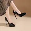 Tacones altos de punta 1263-1 de charol nude, elegantes y con estilo, con plataforma impermeable y tacón delgado, cómodos para usar durante períodos prolongados y con una abertura poco profunda.