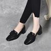 Primavera 2024 Novos sapatos de salto alto Square Head Thick Heel Mid-heel Work Shoes Square Buckle Layer Cowhide Four Seasons Professional Single-layer Shoes