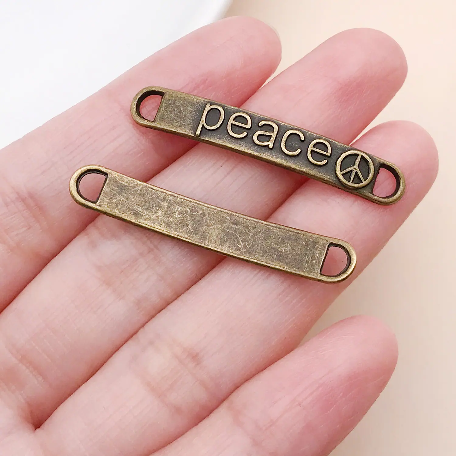 6201-Y-古青锌合金长方形和平peace字母双孔链接6x