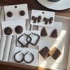 Nuevos Pendientes Redondos con Estampado de Leopardo Marrón Maillard para Otoño e Invierno Pendientes Geométricos de Círculo Corazón Pendientes de Felpa de Alta Gama
