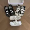 Sandalias cerradas de suela gruesa con lunares y velcro para mujer, nuevas de verano 2026, versátiles, huecas, transpirables, deportivas casuales