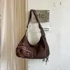 Bolsa de ombro simples de grande capacidade em estilo literário transfronteiriço, com uma textura aveludada e relaxada, perfeita para uso casual no outono e inverno, com um design retrô e minimalista adequado para o dia a dia.