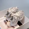 Zapatos de papá para la vuelta al cole estilo coreano modernos versátiles de tres colores zapatos de papá estilo otoño 2025 para niños y niñas suela blanda zapatillas para correr