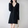 Otoño/Invierno 2026 Nuevo Vestido de Mujer Cuello en V Manga Campana Ajustado Vestido Largo de Punto Moda en Ropa para Mujer