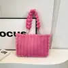 2025 Nova Bolsa de Pelo Moda Feminina Bolsa de Mão Casual Versátil Bolsa de Ombro de Pelúcia Bolsa de Braço Grande Bolsa Tote