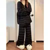 Pijama listrado de meia-fleece de alta qualidade, estilo coreano, para mulheres, nova coleção de inverno, quente e grosso, um conjunto de duas peças que também pode ser usado como roupa externa