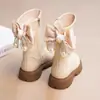 Botas femininas 2026 outono e inverno novas botas de princesa infantis com sola macia botas de cano médio com forro de fleece botas longas quentes de sola macia para meninas