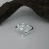 Anillo Cuadrado de Calcedonia Blanca Imitación para Mujer, Plata de Ley S925, Exquisito y Elegante, Diseño de Nicho de Lujo Ligero, Anillo Floral de Gama Alta