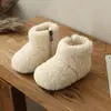 Botas de neve de inverno para bebê, novo estilo chinês, botas de algodão grossas e quentes, versáteis e estilosas para crianças, com forro de fleece, solas antiderrapantes e material de algodão ultrassuave
