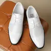 Zapatos de vestir de cuero para hombre transfronterizos, patchwork de charol, repujado, punta fina, con cordones, formales, estilo británico, resistentes al desgaste, antideslizantes, zapatos de boda, modernos