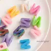 Acrílico Grande Furo Letras Inglesas Furo Passante Contas DIY Bolsa Feita à Mão Pingente Pulseira Corrente de Celular Chaveiro Acessórios de Joias
