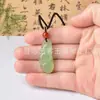 Pingente de Buda em Óleo de Cavalo Tipo Gelo com Calcedônia Verde, Pingente de Colar em Jade Verde Montanha Distante, Suprimento para Transmissão ao Vivo