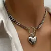 Collar con Colgante de Corazón Grande Nuevo Exquisito de Joyería Transfronteriza Europea y Americana para Mujer, Collar de Cadena Metálica Pesada Simple con Forma de Corazón para Clavícula