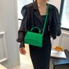 Bolsa Transversal de Ombro de Feltro com Estampa de Crocodilo para Mulheres, Bolsa de Mão Versátil da Moda Outono 2023, Bolsa Quadrada Pequena Popular e da Moda