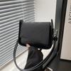 Estilo coreano Retro Texted 2025 Início da primavera Nova moda casual Grande capacidade Cor sólida Ombro Crossbody Bolsa de axila para mulheres