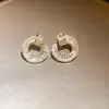Brincos Redondos Zircônia Totalmente Cravejados em Diamante Estilo Coreano e Japonês de Luxo Leve para Mulheres 2026 Novos Brincos da Moda com Toque de Alto Padrão e Temperamento Elegante