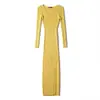 Vestido Tricot Sexy Justo ao Corpo, Novo Estilo Primavera e Outono, Vestido Suéter de Comprimento Médio com Decote V Acima do Joelho, Modelagem Slim com Fenda, Vestido Base