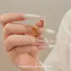 Anillo de Hoja de Arce Dorada Otoño e Invierno para Mujer, Estilo Retro de Nicho, Sensación de Alta Gama, Versátil, Anillo para Dedo Índice de Año Nuevo y Festival de Primavera