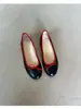Sapatos Mary Jane retrô de pele de carneiro para o dia a dia, bico redondo, abertura rasa, detalhe de laço, design de tira única, sola plana, confortáveis para o uso diário