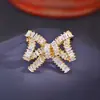 Broche de Laço Exquisito Estilo Coreano Pequeno Versátil Moda Corsage Elegante Roupas de Terno de Alta Qualidade Pino Antiderrapante