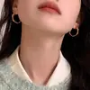 Pendientes Hexagonales Circulares Estilo Hong Kong Vintage Hebilla de Oreja Accesorios Dorados Exagerados para Orejas Femeninas Nicho Simple Estilo Superior de Moda