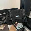 Bolso tote cruzado es popular este año, versión coreana de moda, gamuza, bolso de hombro con cadena casual nuevo para otoño e invierno 2026 para mujer