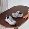 Zapatos de Moda para Niños Versátiles Zapatos de Papá 2026 Primavera Otoño Nuevo Modelo Botón Giratorio Niños Niñas Suela Suave Transpirables Zapatos Deportivos