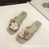 Elegantes y Cómodas Sandalias de Plataforma con Tacón Grueso Estilo Chanel, Nuevas Zapatillas Versátiles de Moda de Verano con Estampado de Camelia y Punta Cuadrada
