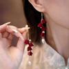 Pendientes de lazo de terciopelo rojo festivo, elegantes y dulces pendientes de flores para mujer, pendientes largos con borlas, pendientes de otoño e invierno.