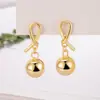 Novos Brincos com Estilo Elegante para o Dia a Dia, Design de Bolinha Dourada Pequena, Brincos de Pino com Corda, Design de Luxo Leve, Joias Femininas Francesas