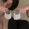 Brincos de Franja Cascata Galáxia de Luxo Leve para Mulheres, Design Estiloso e Único, Brincos de Corrente Prateada Cintilantes