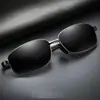 Nueva Caja de Metal Gafas de Sol para Hombre Resistentes a UV Gafas para Conducir Pesca Cambia de Color Polarizadas Conducir
