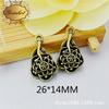 Fabricante de Yiwu Estilo Étnico Exquisitas Flores Estéreo Colgantes Calados de Fresa Materiales para Joyería DIY al Mayoreo