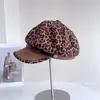 Sombrero Octagonal de Moda con Estampado de Leopardo Vintage para Mujer, Gorra Newsboy de Gamuza para Invierno Estilo 'Hot Girl', Gorra Casual Elegante de Moda