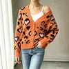 Cárdigan europeo y americano suelto para mujer 2026 otoño e invierno nuevo estilo chaqueta, suéter de punto con estampado de leopardo único y moderno para mujer