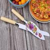 Cuchillo de pizza dentado impreso de acero inoxidable, pala para pan doméstico, herramientas para hornear de dos piezas, mango de madera, pala para pastel, suministro directo