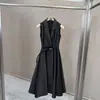 Vestido Elegante Francés sin Mangas con Cuello en V para Mujer, Temporada Primavera/Verano 2026, Ceñido a la Cintura con Cinturón, Vestido de Longitud Media Estilo Hepburn de Lujo Ligero