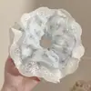 Diadema de lazo de encaje de moda, banda para el cabello extragrande estilo coreano, delicado patrón floral, perfecta para crear un peinado de moño