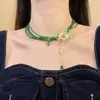 Verde Abunda, Colar com Borboleta Flor Tassel de Contas Verde Fresco Estilo Floresta, Corrente de Clavícula Exquisite para Fotografia de Viagem