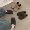 Novedad Otoño e Invierno 2025 Ropa Exterior Retro Francesa Punta Redonda Zapatos Birkenstock de Fieltro Forrados de Lana para Mujer con Algodón Cálido