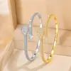 Pulsera Abierta de Serpiente con Diamantes Completos en Forma de Gota de Agua Doble 2026 para Mujer, Pulsera de Nicho de Lujo Ligero, Adecuada para el Festival Qixi y el Uso Diario, Joyería Femenina que Inspira Atmósfera