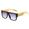 2026 Nuevo Modelo 15988 Gafas de Sol de Mujer de Moda Europeas y Americanas Hip-hop Exageradas Hombres Punk Cadena Dorada Grande Gafas Vanguardista