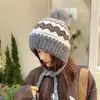 Gorro pullover doce e versátil com forro de fleece para mulheres, gorro de lã casual estilo Fair Isle para outono e inverno, gorro quente e à prova de frio para atividades ao ar livre
